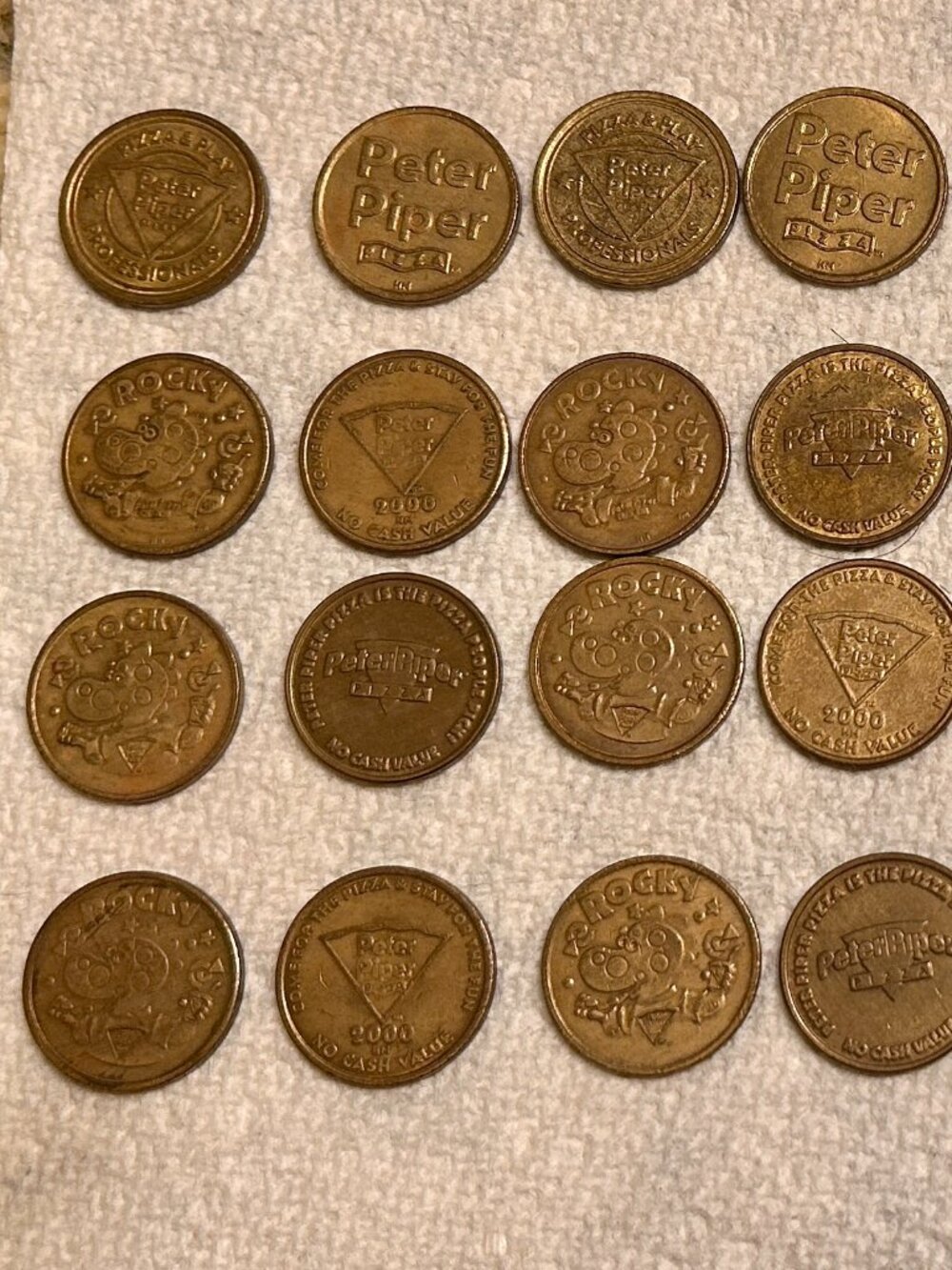 Lot of 32 Vintage Peter Piper Pizza Arcade Tokens Rocky